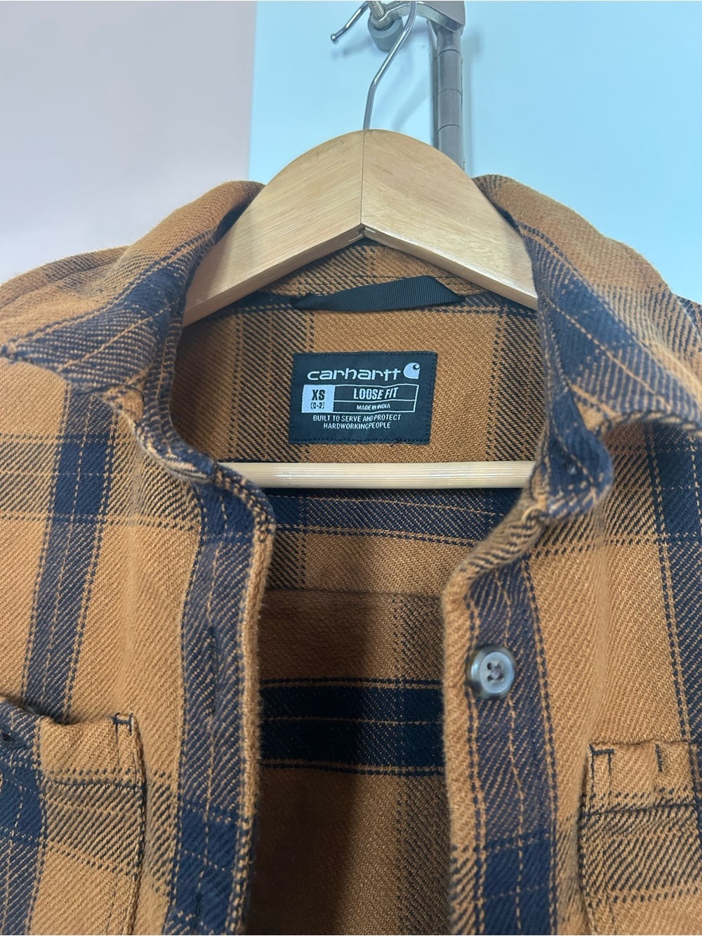 Carhartt Women's Loose Fit Heavyweight Twill Plaid Shirt in brown size XS - Picture 3 of 6